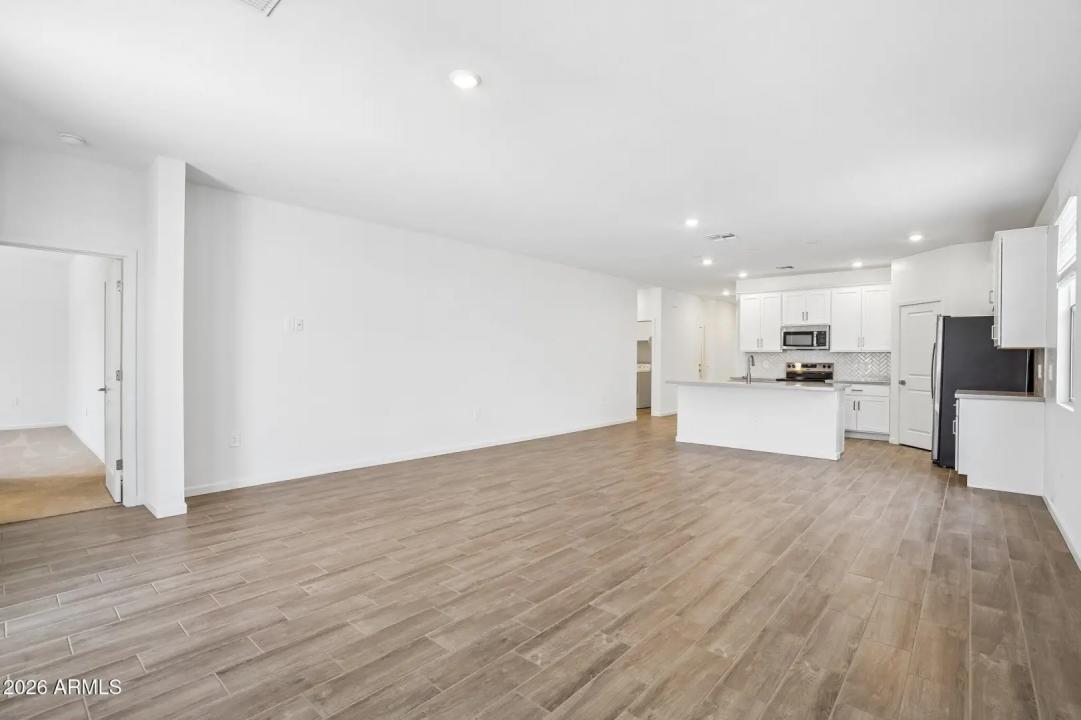 Real Estate Picture 8