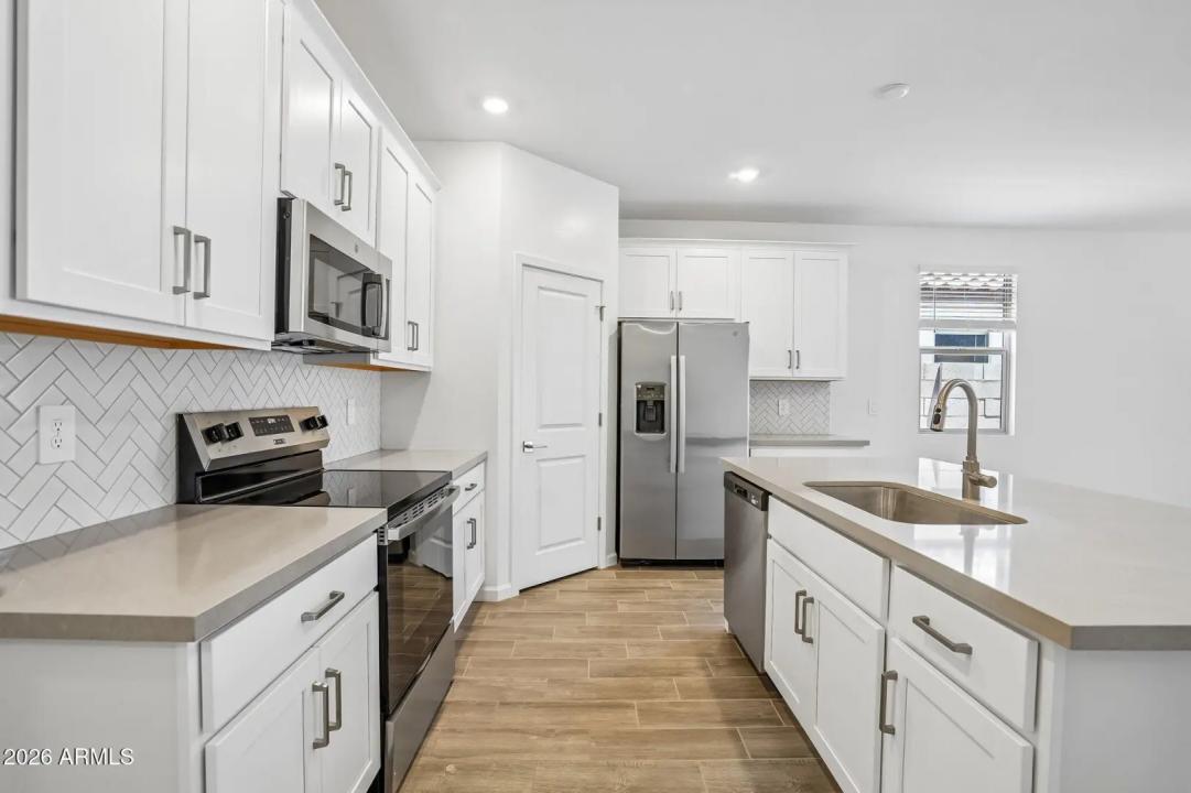 Real Estate Picture 10