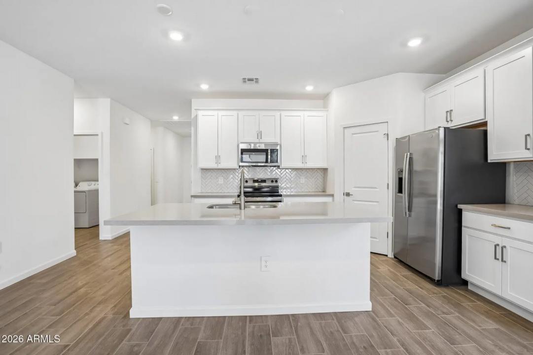 Real Estate Picture 13
