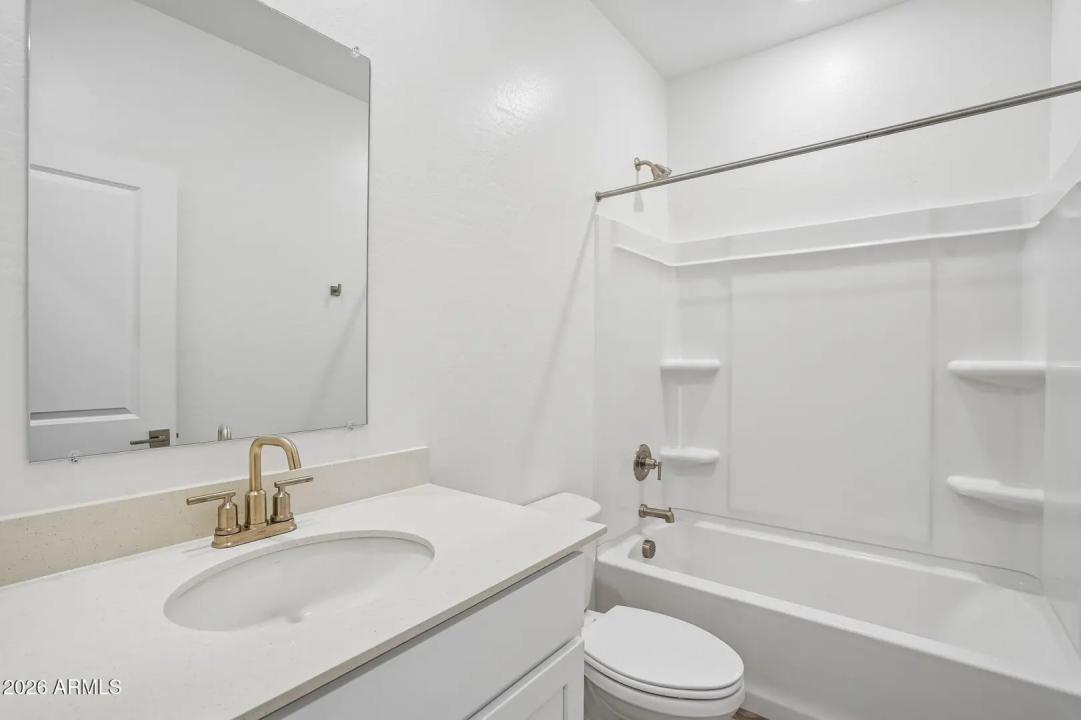 Real Estate Picture 23