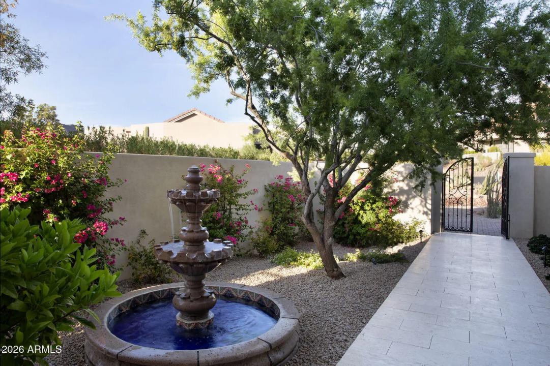 Real Estate Picture 10