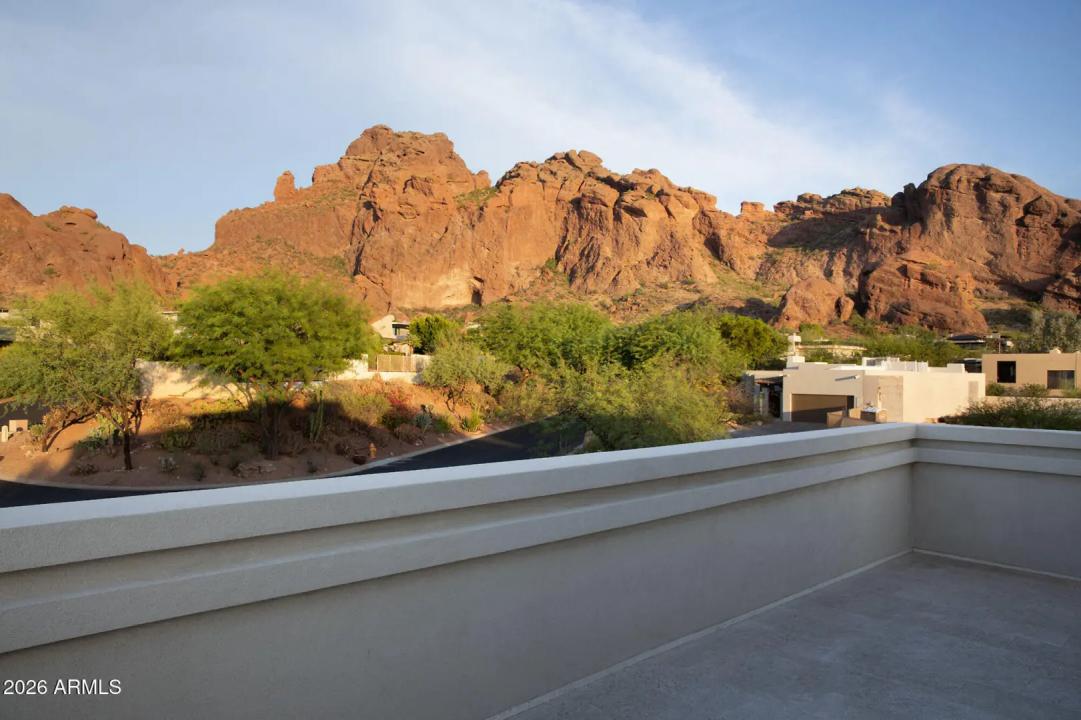 Real Estate Picture 17