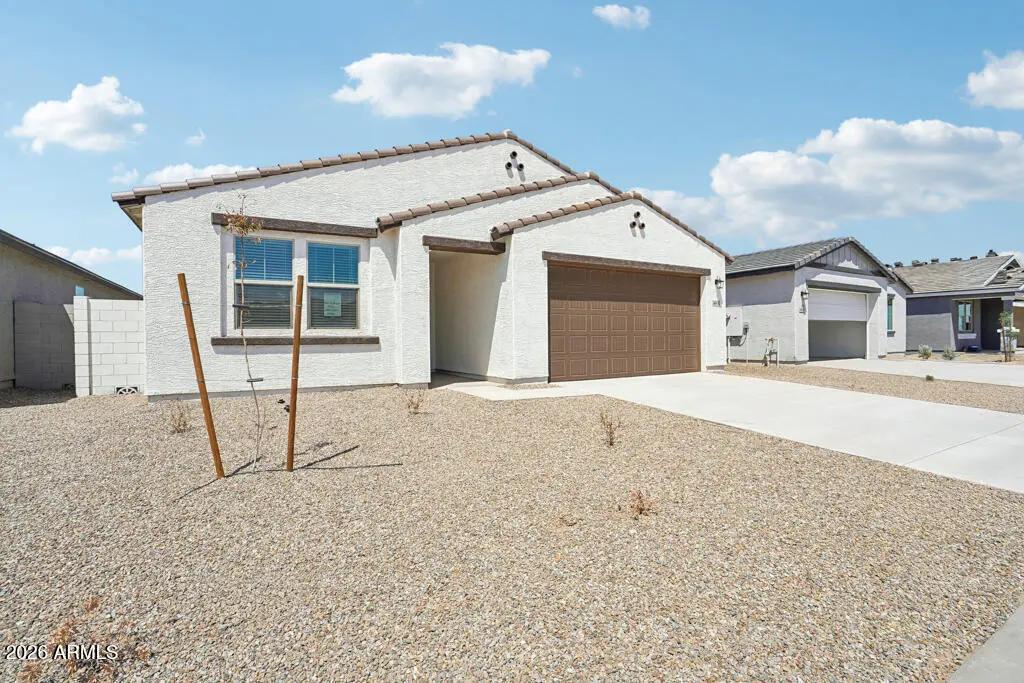 Real Estate Picture 4