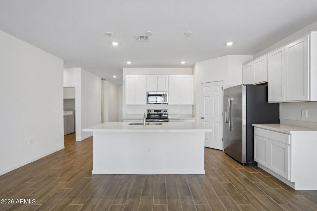 Real Estate Picture 18