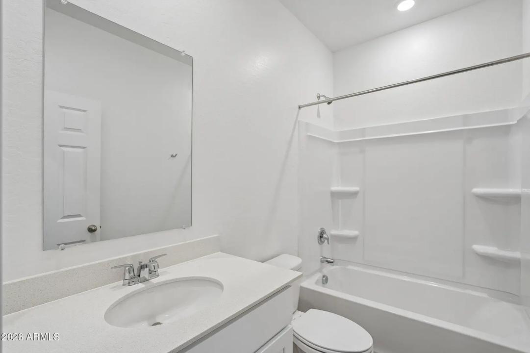Real Estate Picture 32