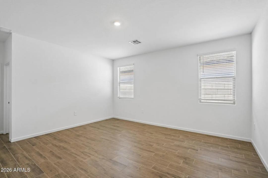 Real Estate Picture 36