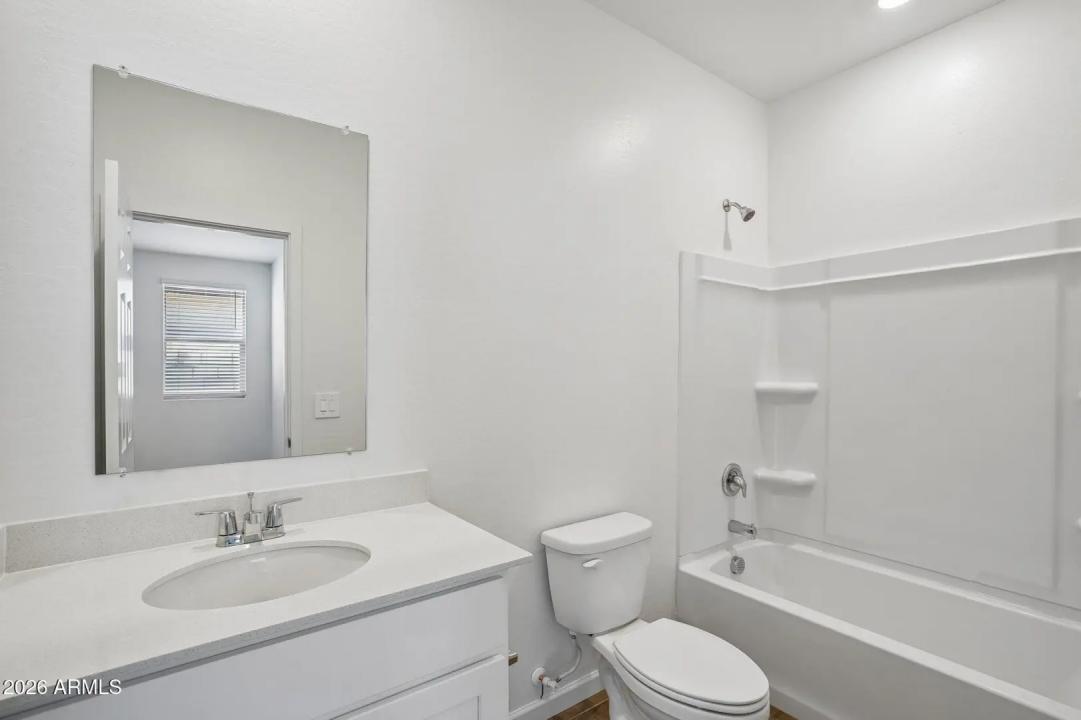 Real Estate Picture 37