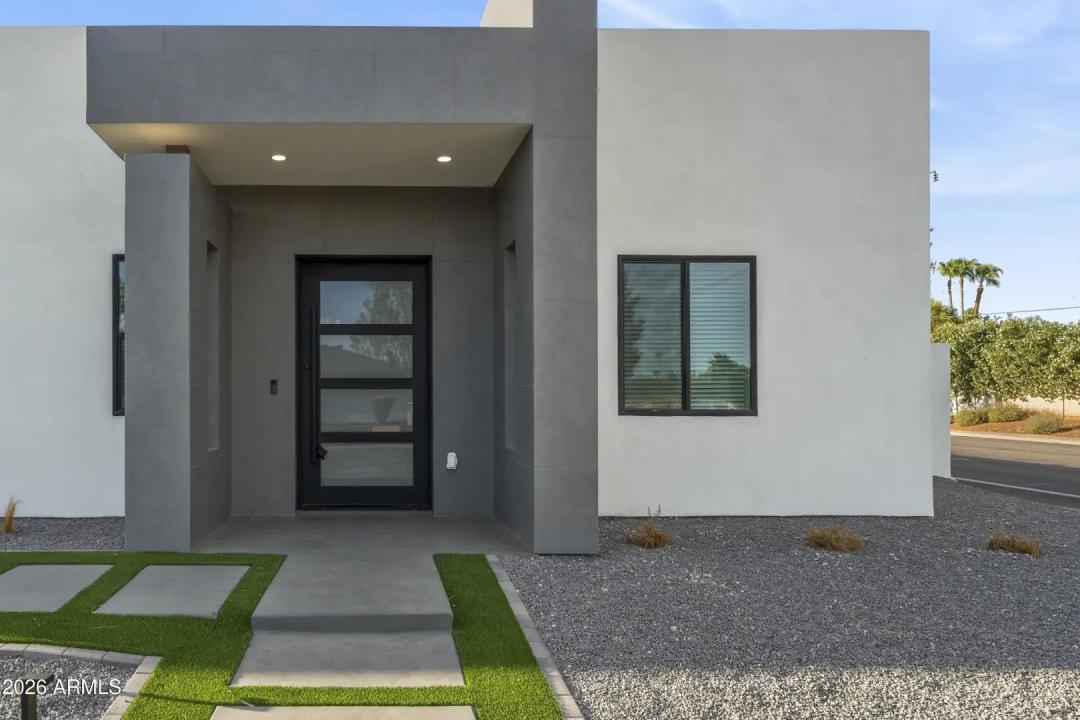 Real Estate Picture 3