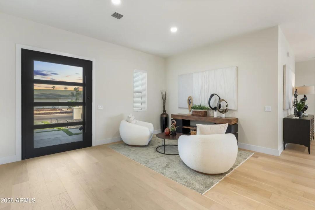 Real Estate Picture 5