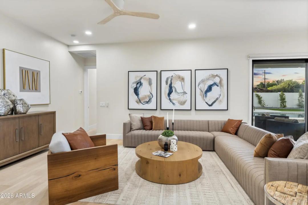 Real Estate Picture 9