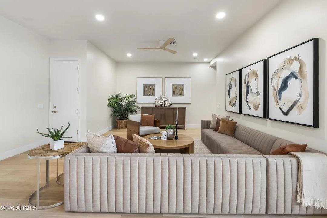 Real Estate Picture 10