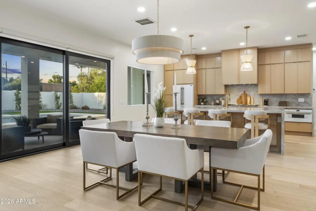 Real Estate Picture 12