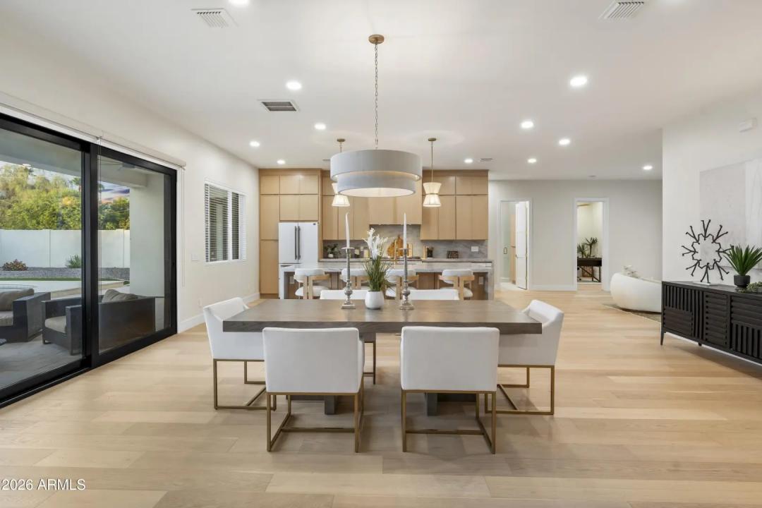 Real Estate Picture 14