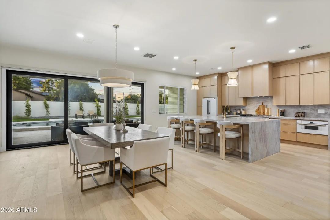 Real Estate Picture 15