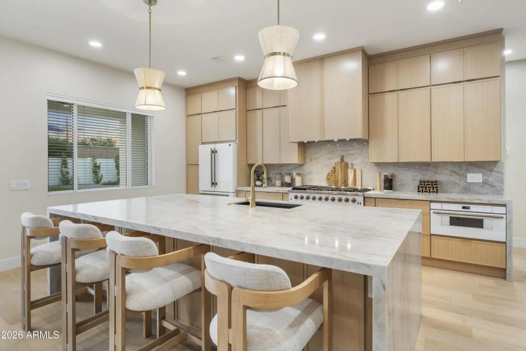 Real Estate Picture 19
