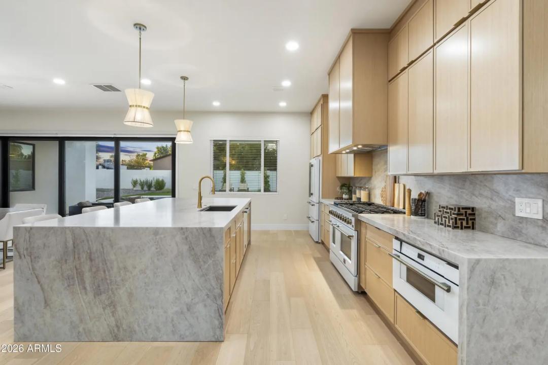 Real Estate Picture 20