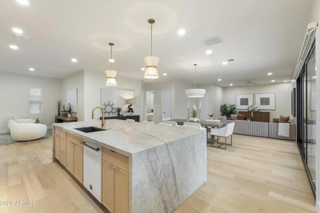 Real Estate Picture 22