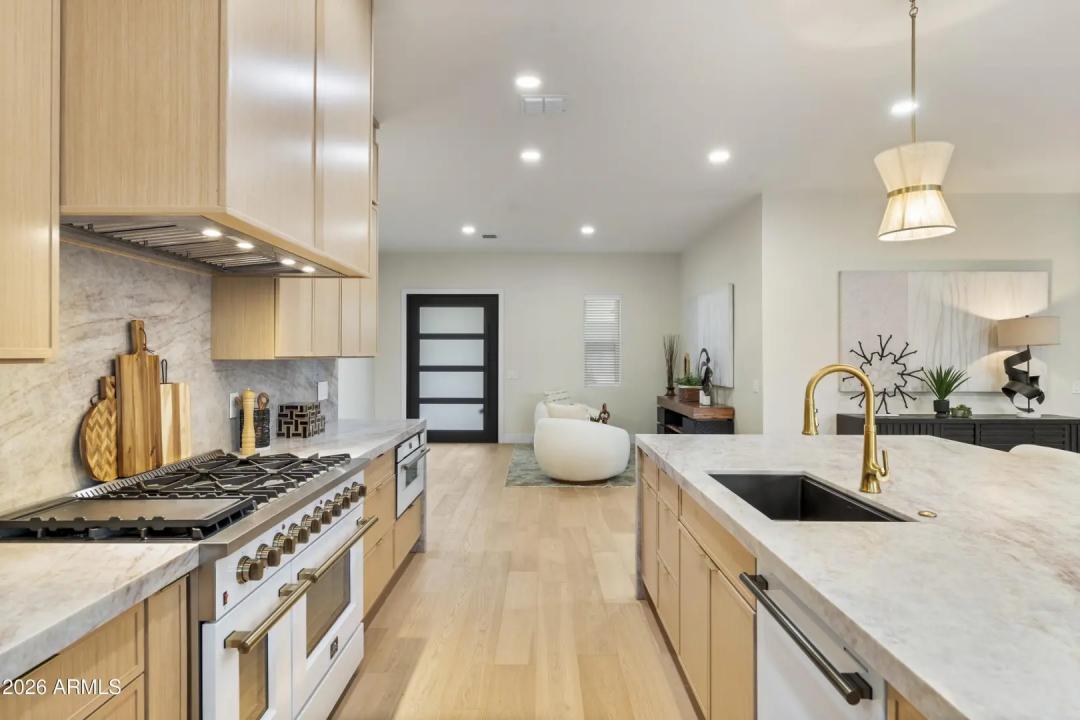 Real Estate Picture 23
