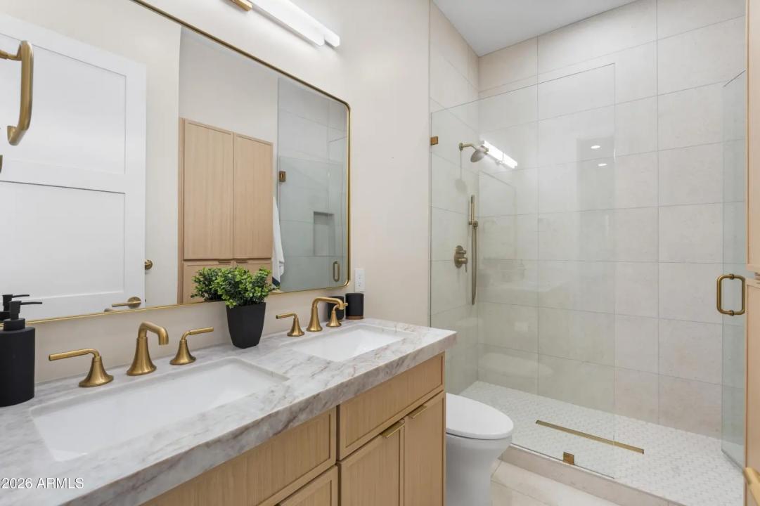 Real Estate Picture 25