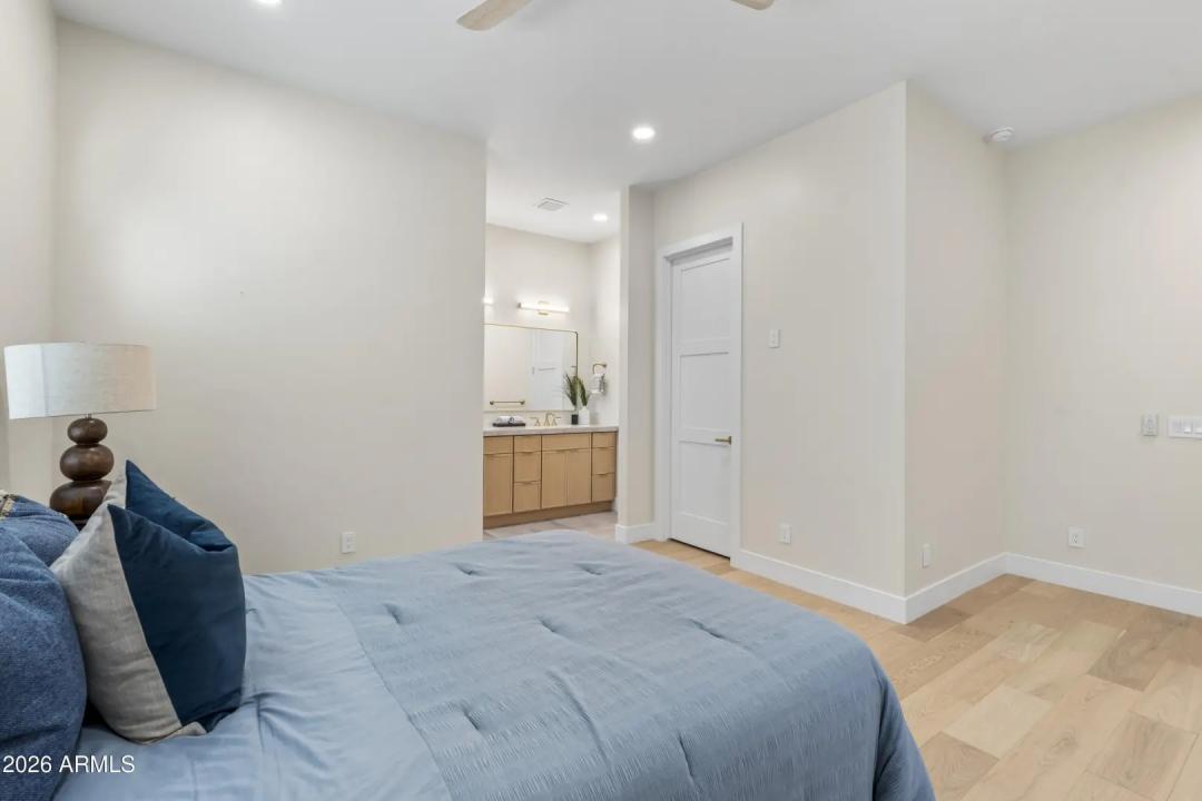 Real Estate Picture 30