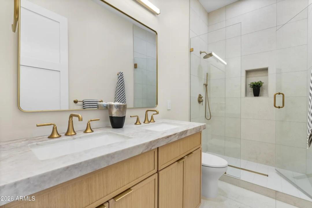 Real Estate Picture 33