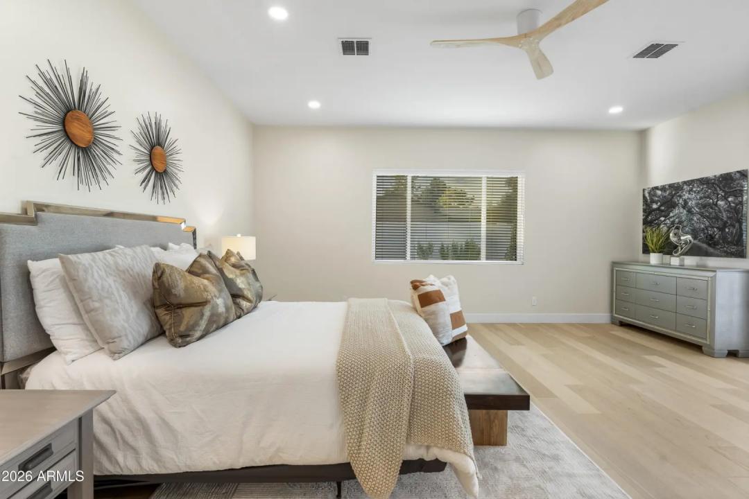 Real Estate Picture 39