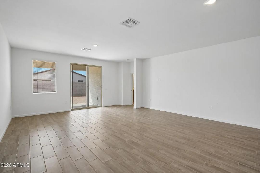 Real Estate Picture 6