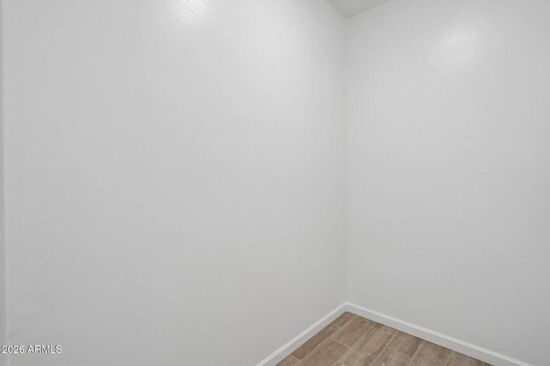 Real Estate Picture 17