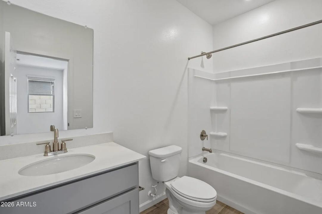 Real Estate Picture 20