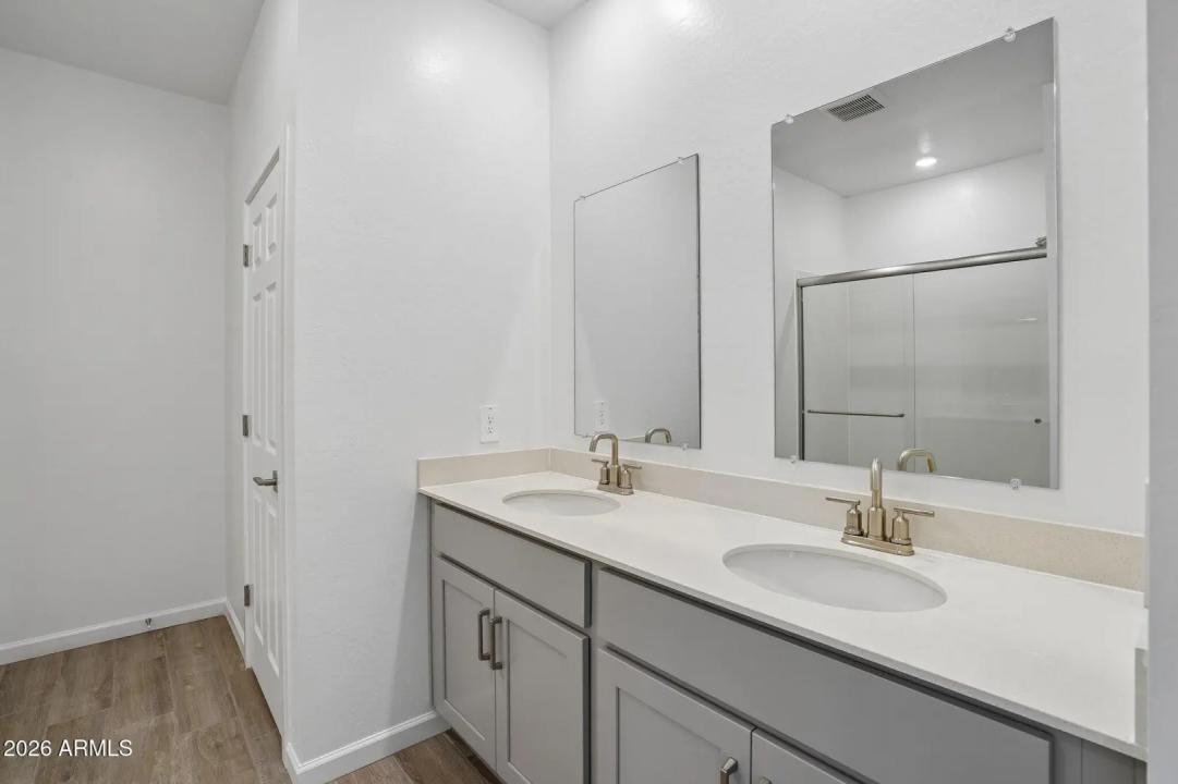Real Estate Picture 22