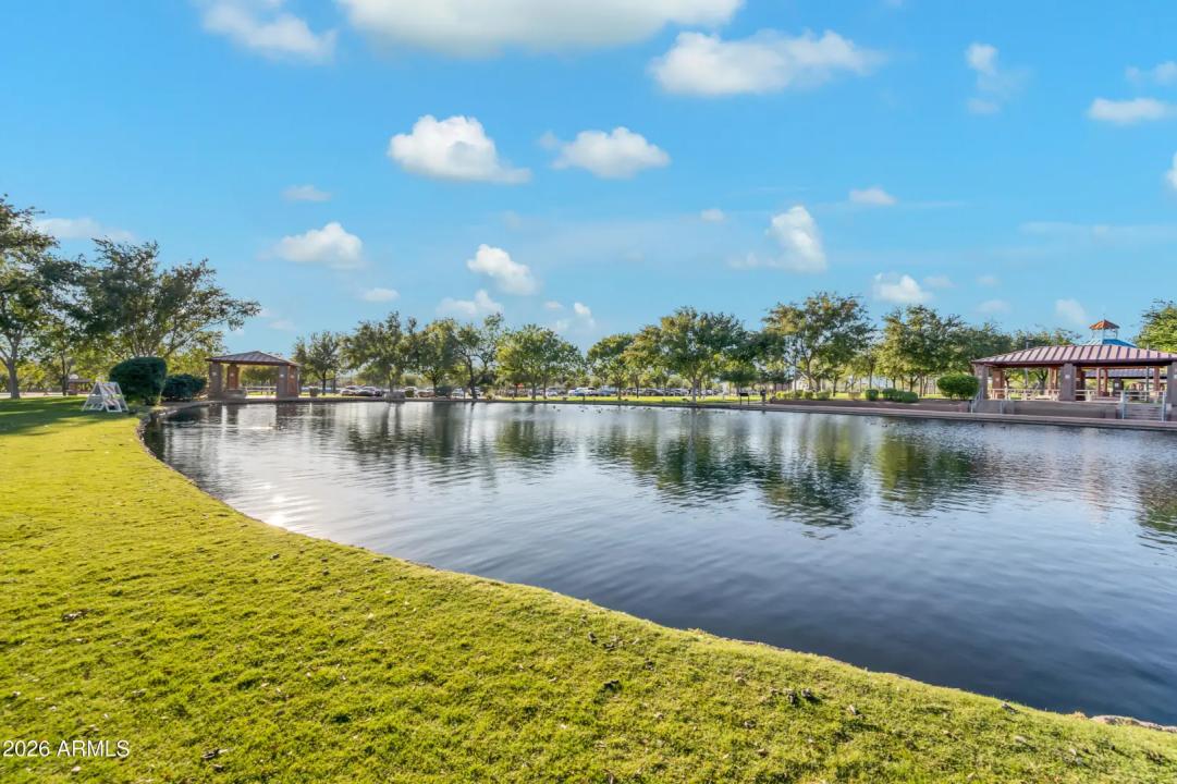 Real Estate Picture 7