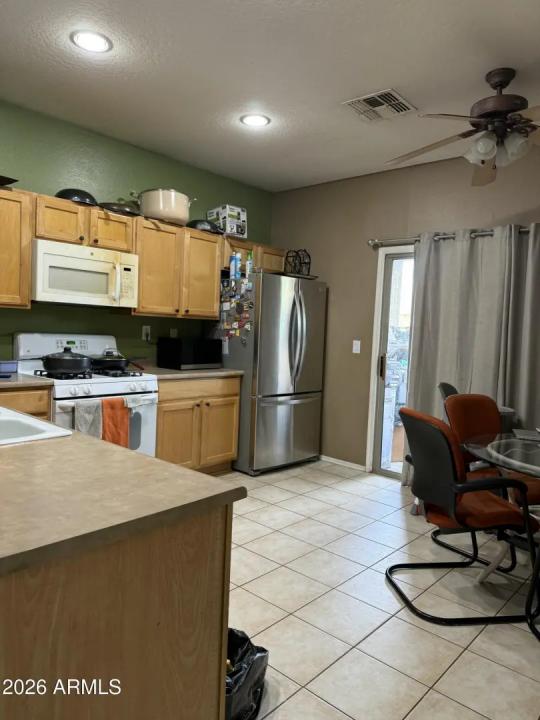 Real Estate Picture 6