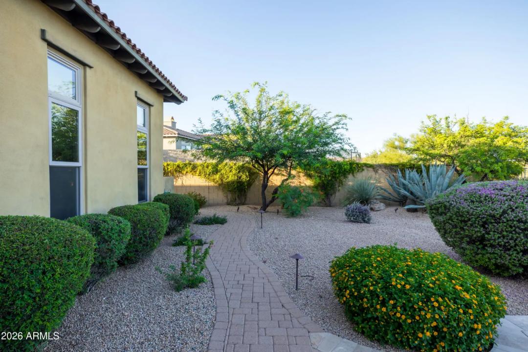 Real Estate Picture 18