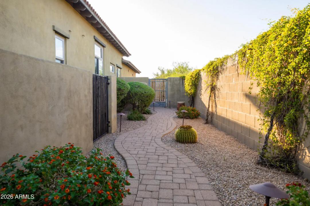 Real Estate Picture 19