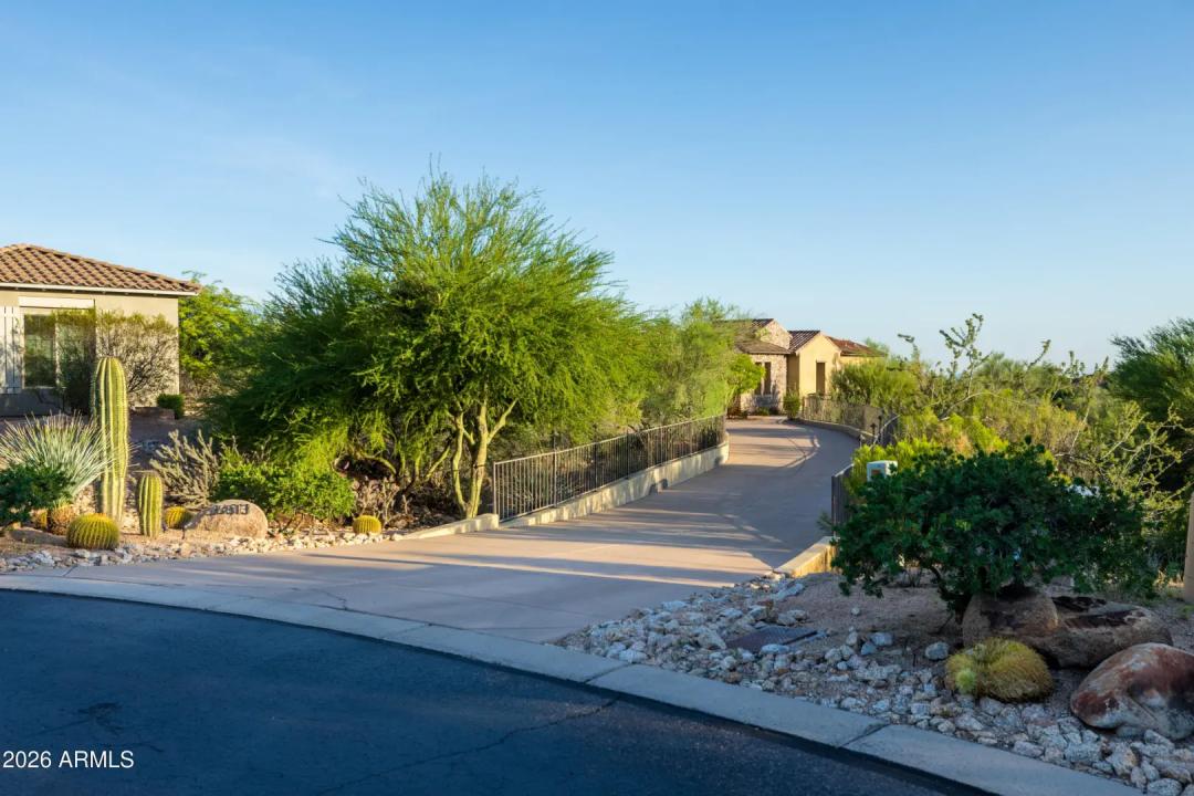 Real Estate Picture 30