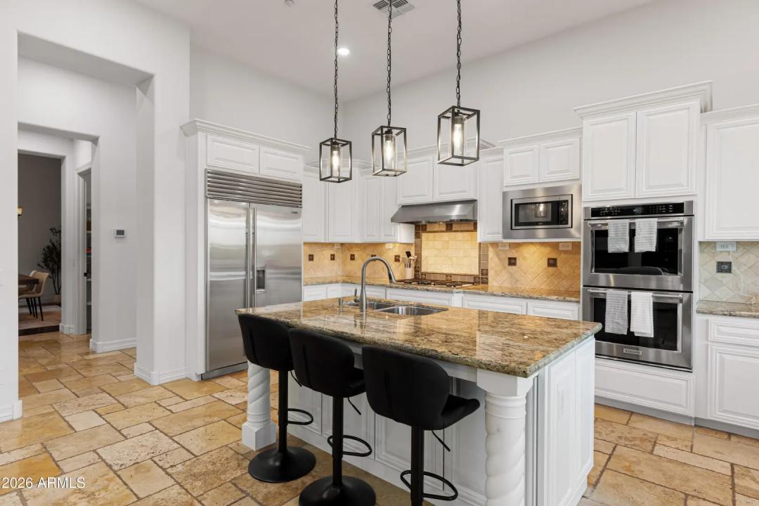 Real Estate Picture 6
