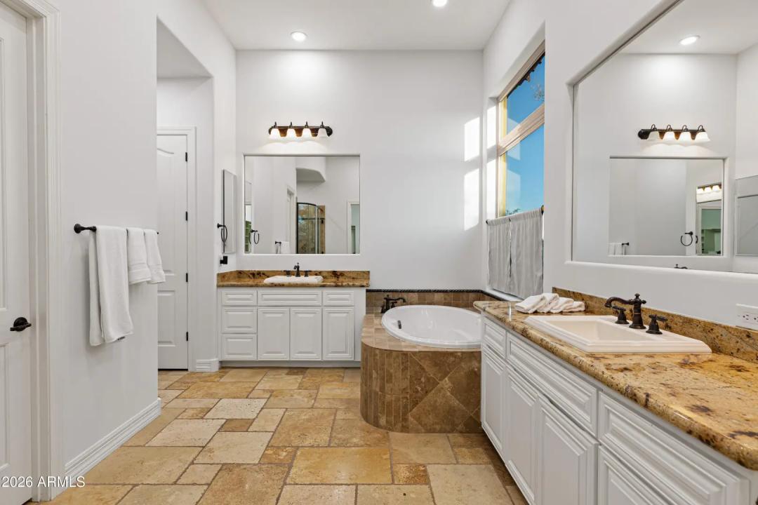 Real Estate Picture 11