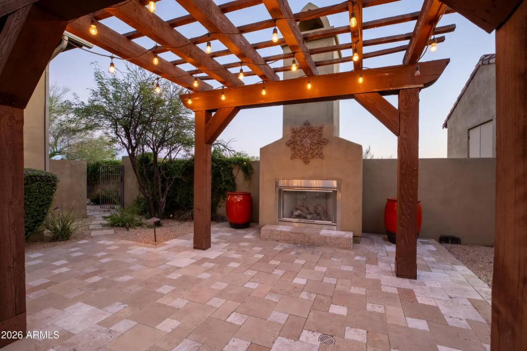 Real Estate Picture 17