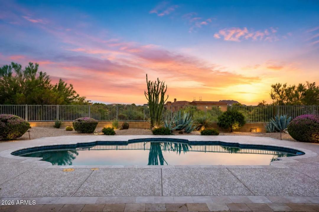 Real Estate Picture 14