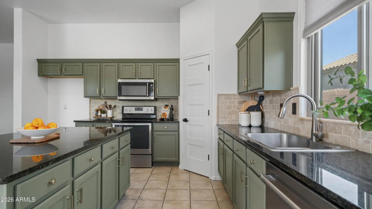Real Estate Picture 15