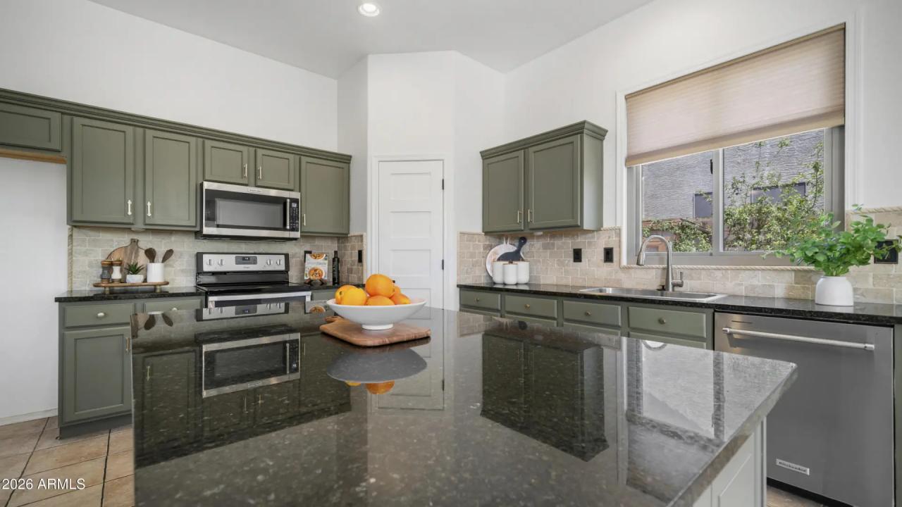 Real Estate Picture 16