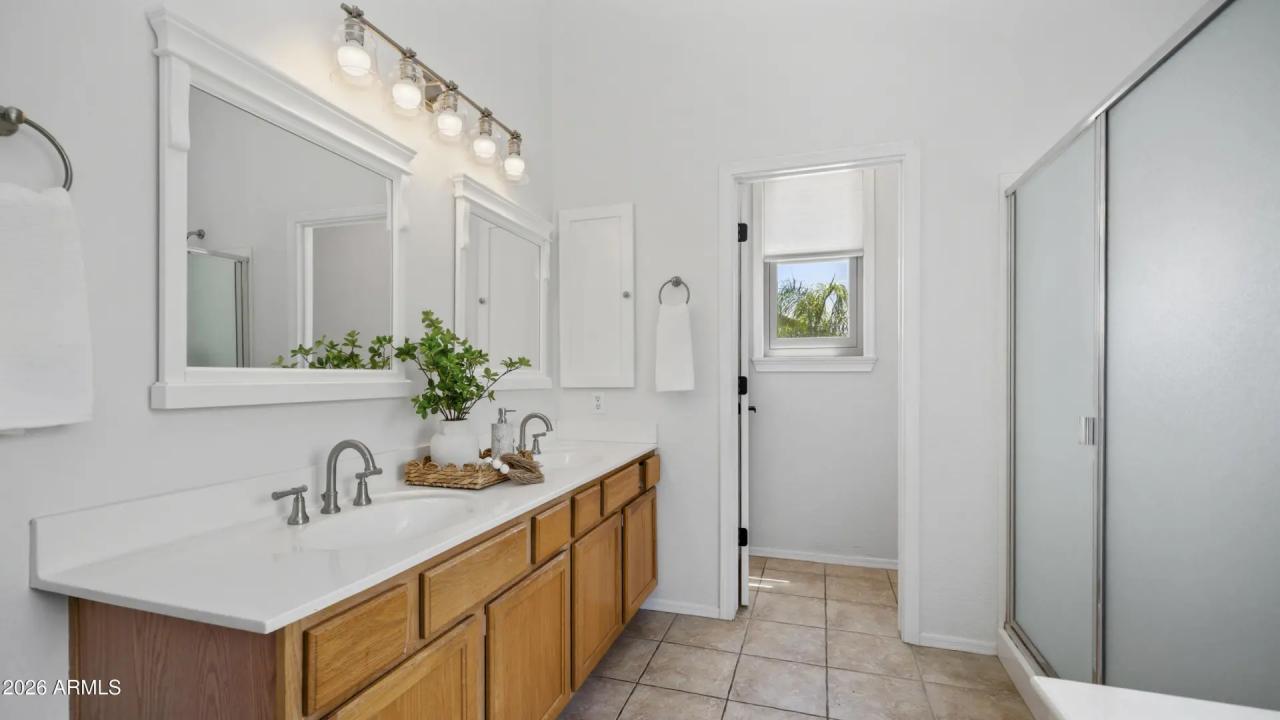 Real Estate Picture 24