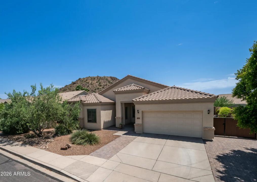 Real Estate Picture 4