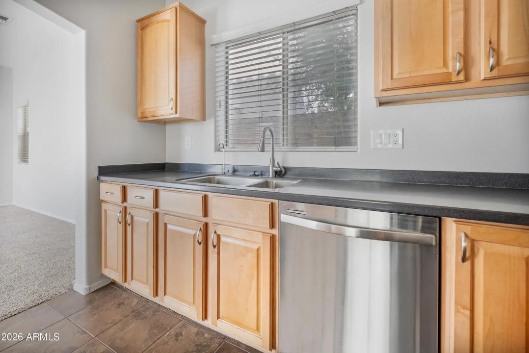 Real Estate Picture 14