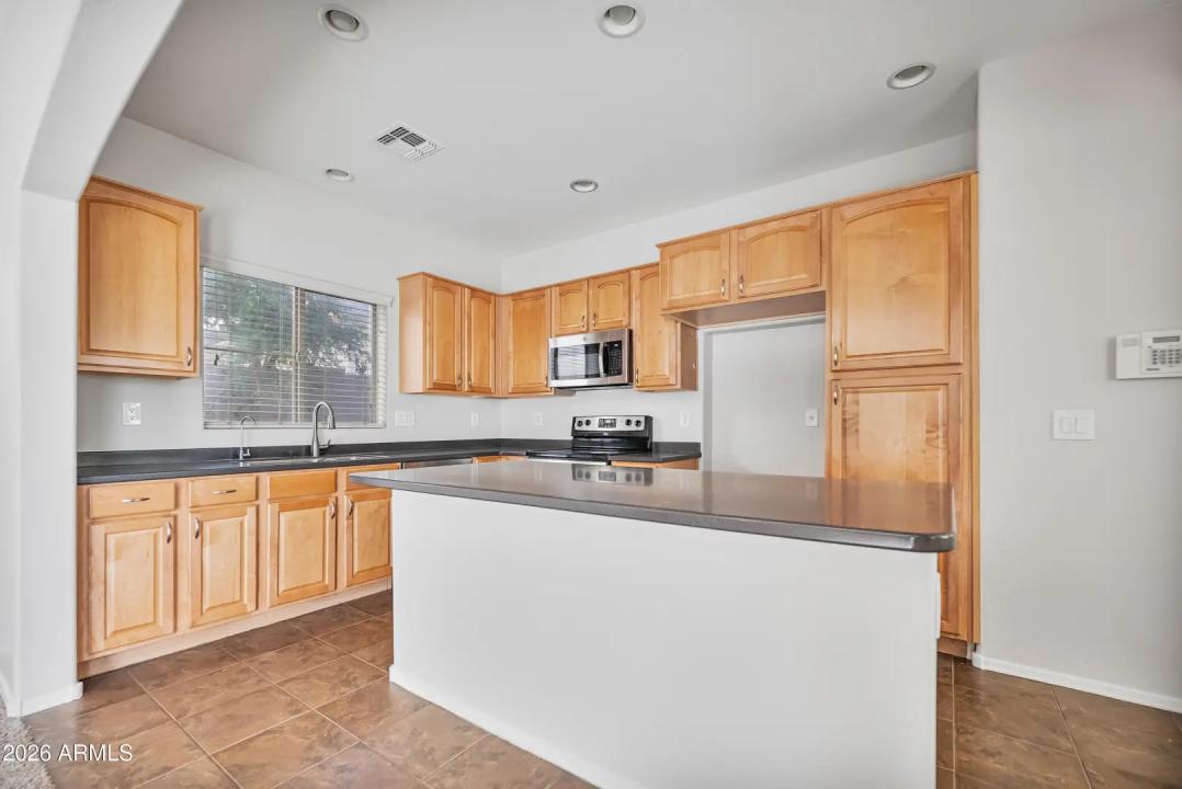 Real Estate Picture 5