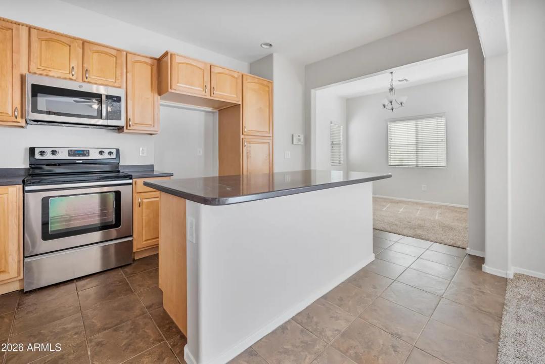 Real Estate Picture 12