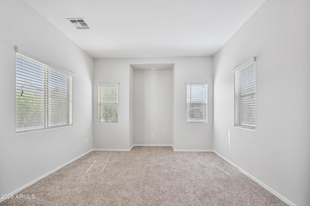 Real Estate Picture 9