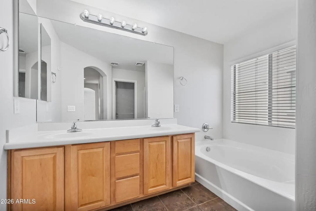 Real Estate Picture 7