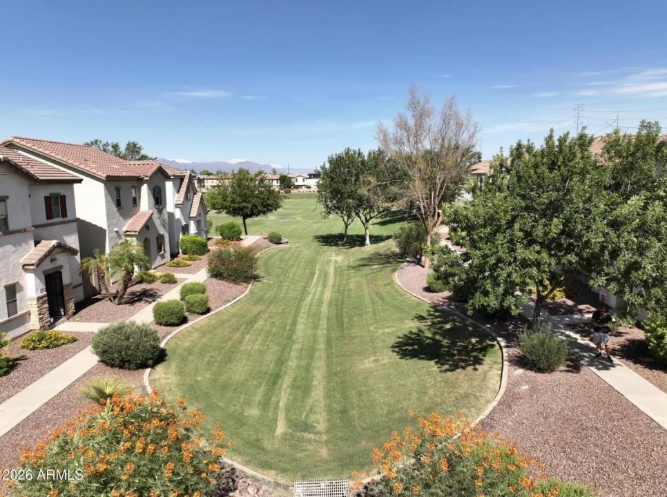 Real Estate Picture 38