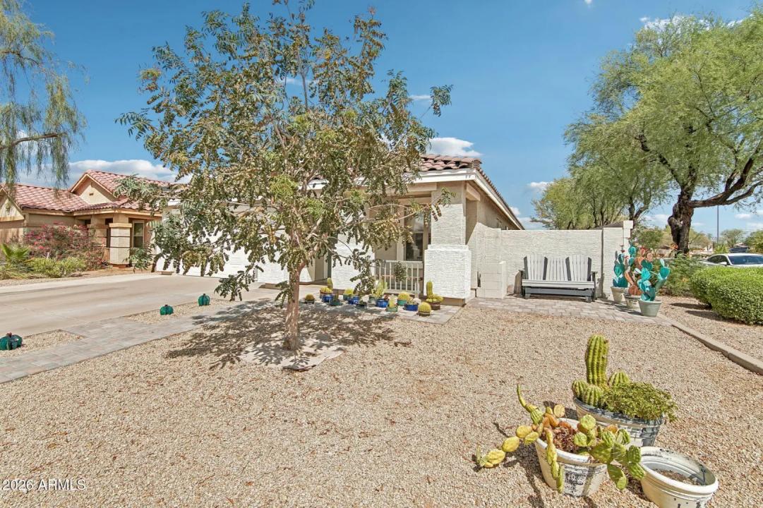 Real Estate Picture 3